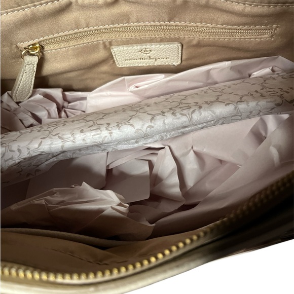 Nanette Lepore Cream Tote Bag. Comes w/ an Unbranded dust bag 💜 - Picture 7 of 8